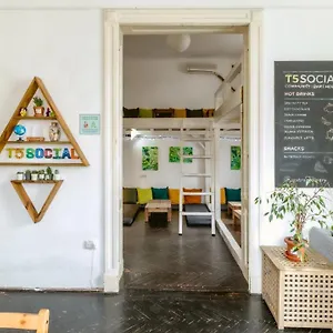  Hostel T5 Social Romanya