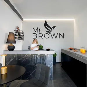Mr Brown And Konukevi